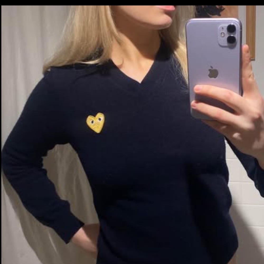 CDG PLAY - size S - Navy V Neck Sweater